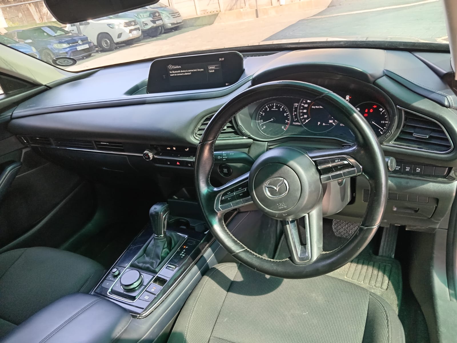 
								Mazda CX-30 2.0L SKYACTIVE full									