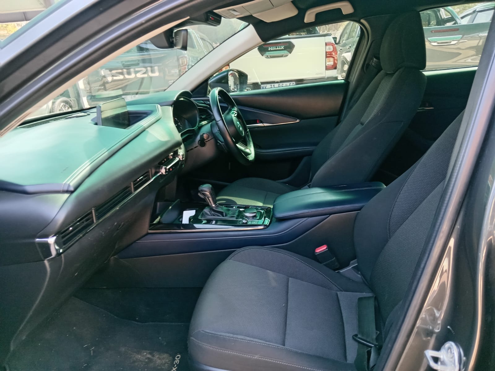 
								Mazda CX-30 2.0L SKYACTIVE full									