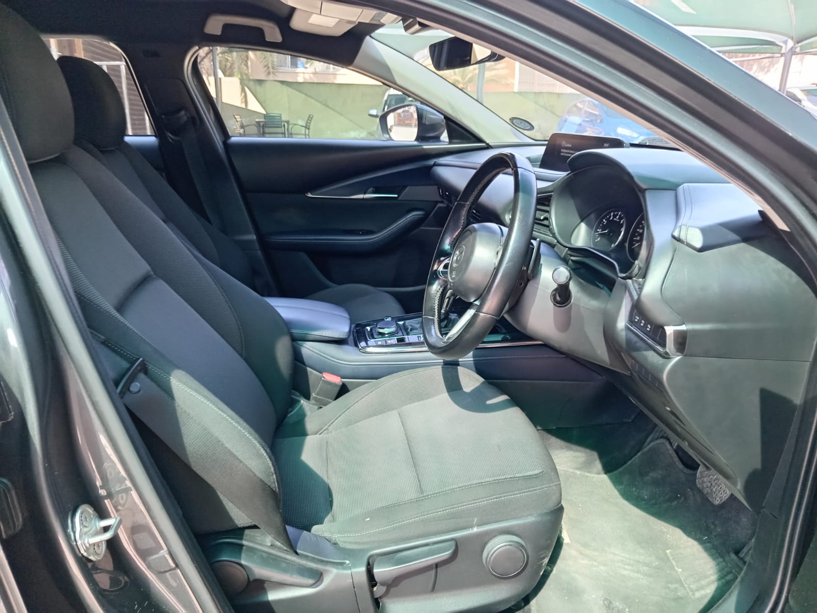 
								Mazda CX-30 2.0L SKYACTIVE full									