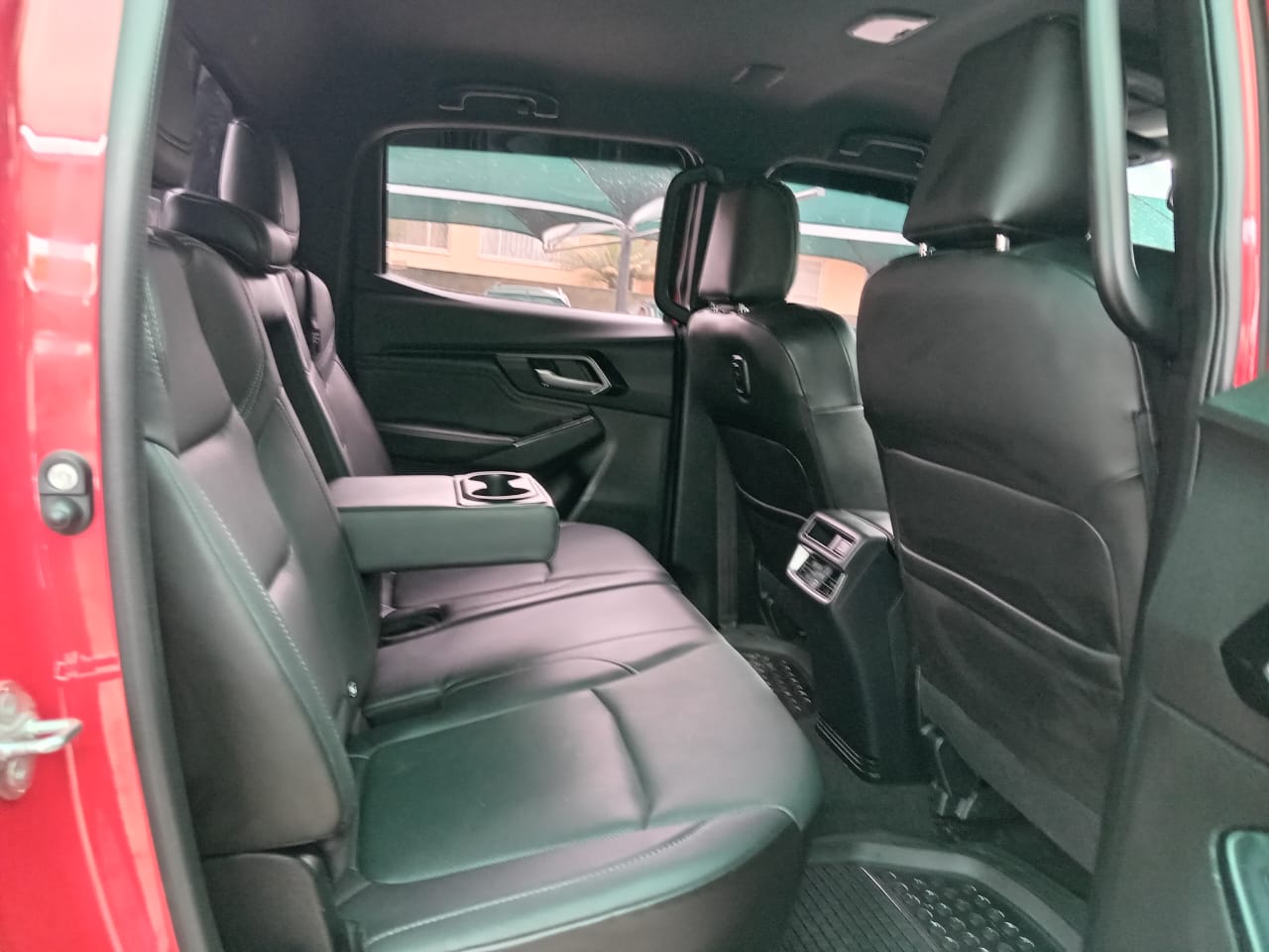 
								Isuzu D-max 3.0 DDI V-Cross 4×4 auto full									