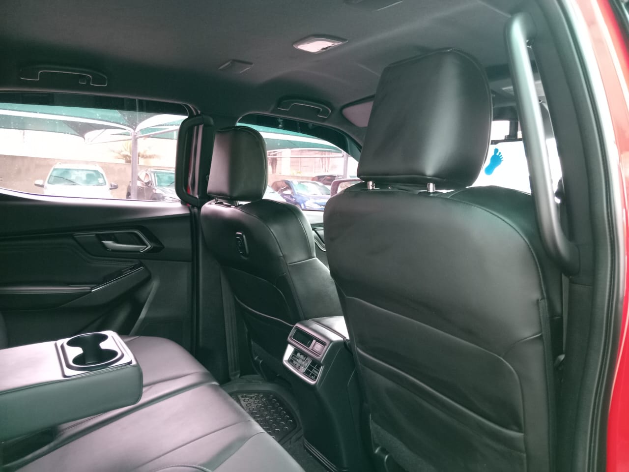 
								Isuzu D-max 3.0 DDI V-Cross 4×4 auto full									