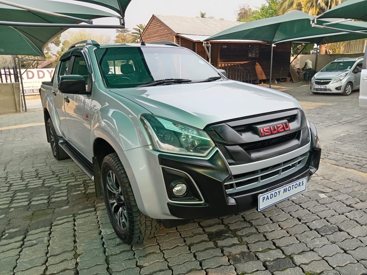 
								Isuzu D-max 250 HO X-Rider 4X2 full									