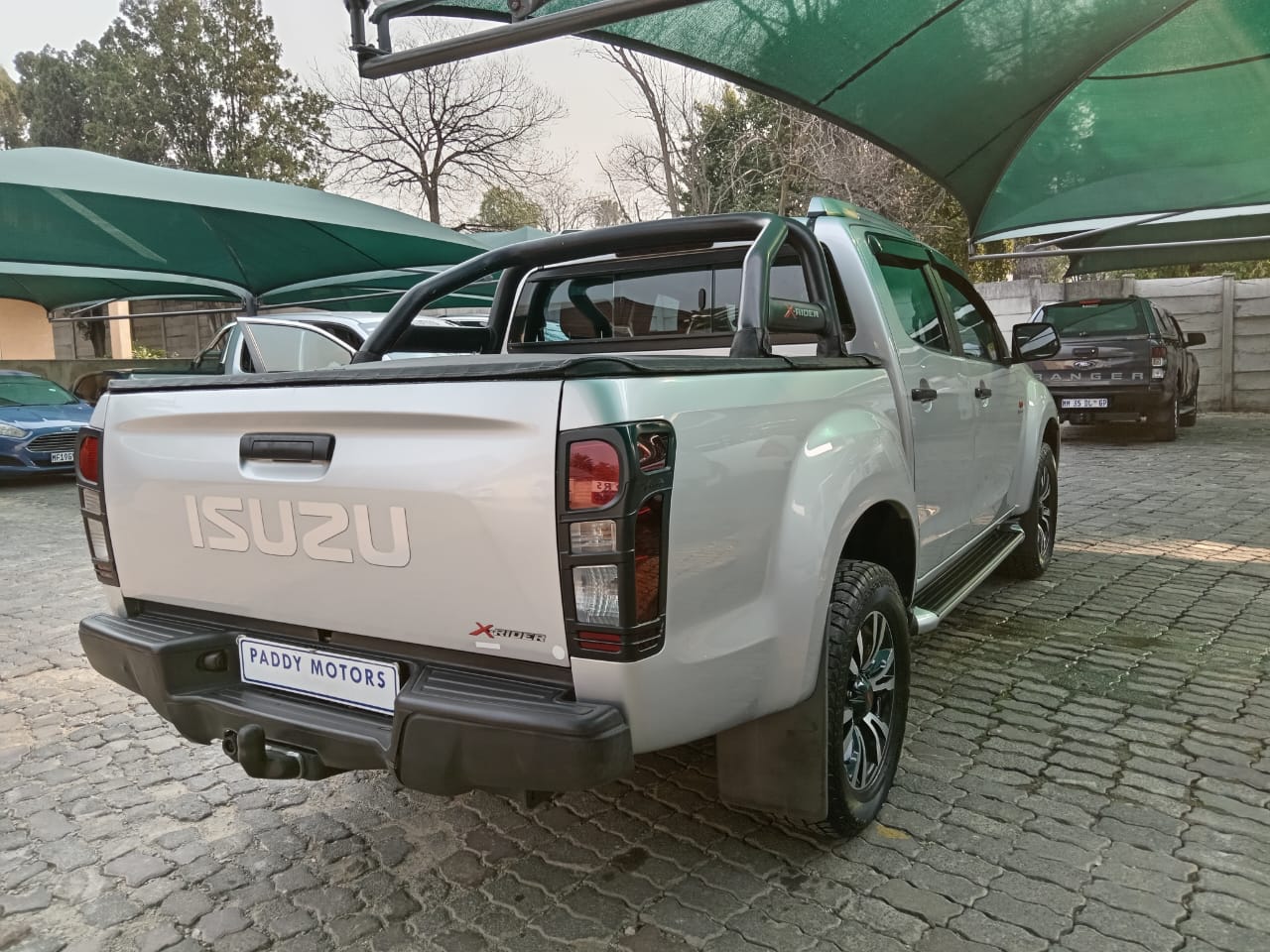 
								Isuzu D-max 250 HO X-Rider 4X2 full									