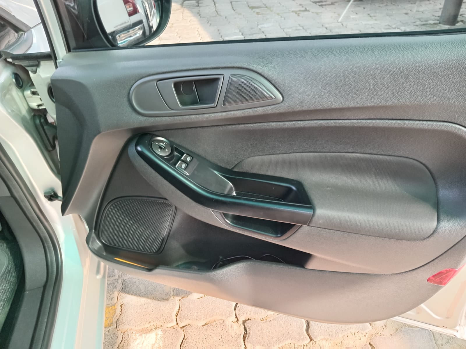 
								Ford Fiesta 1.0 EcoBoost Auto full									