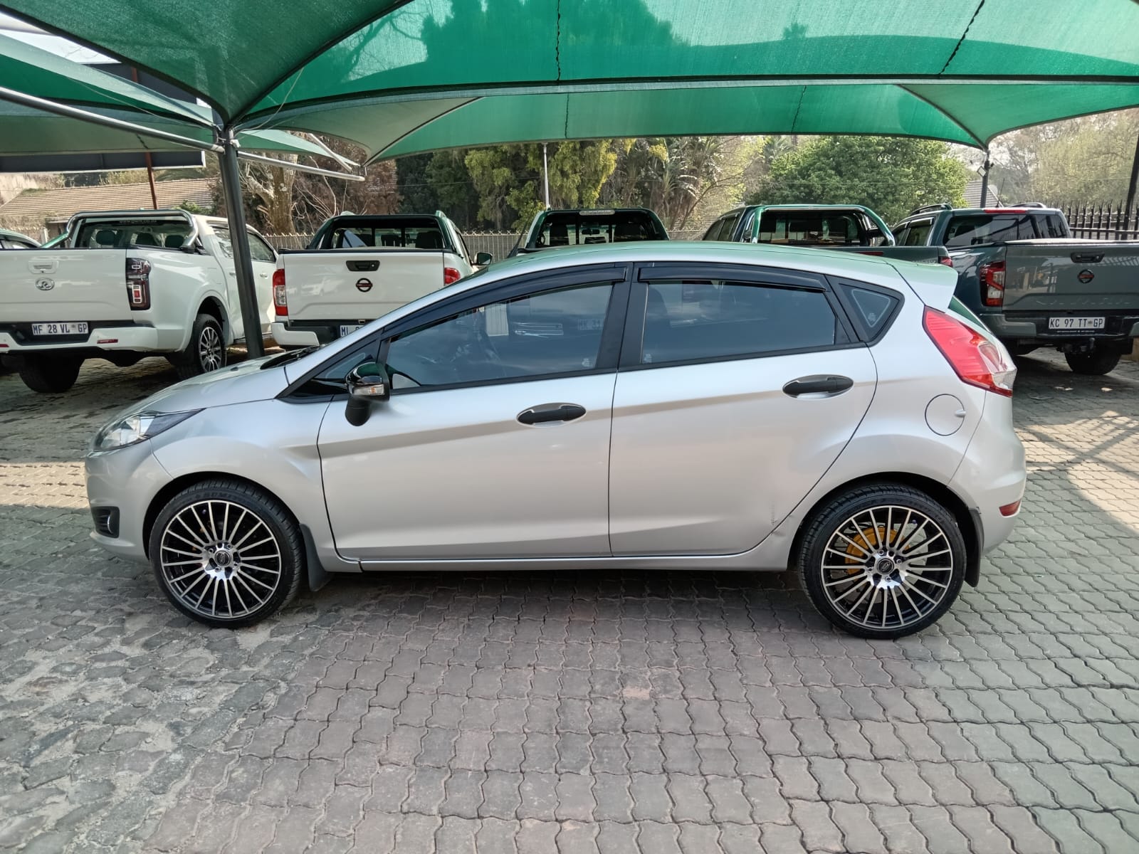 
								Ford Fiesta 1.0 EcoBoost Auto full									