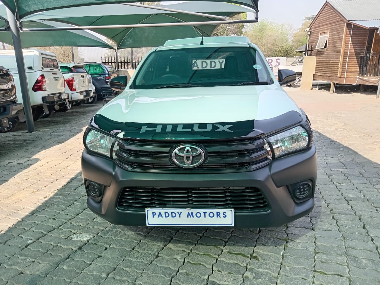
								Toyota Hilux 2.4GD Single cab low base full									