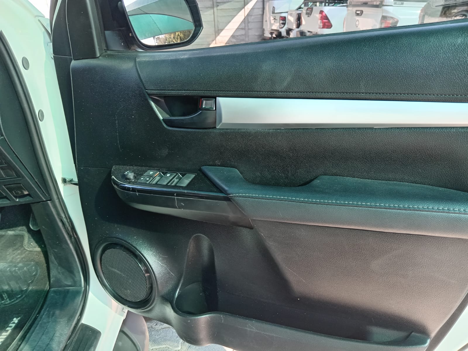 
								Toyota Hilux 2.4 GD6 Double cab 4×2. full									