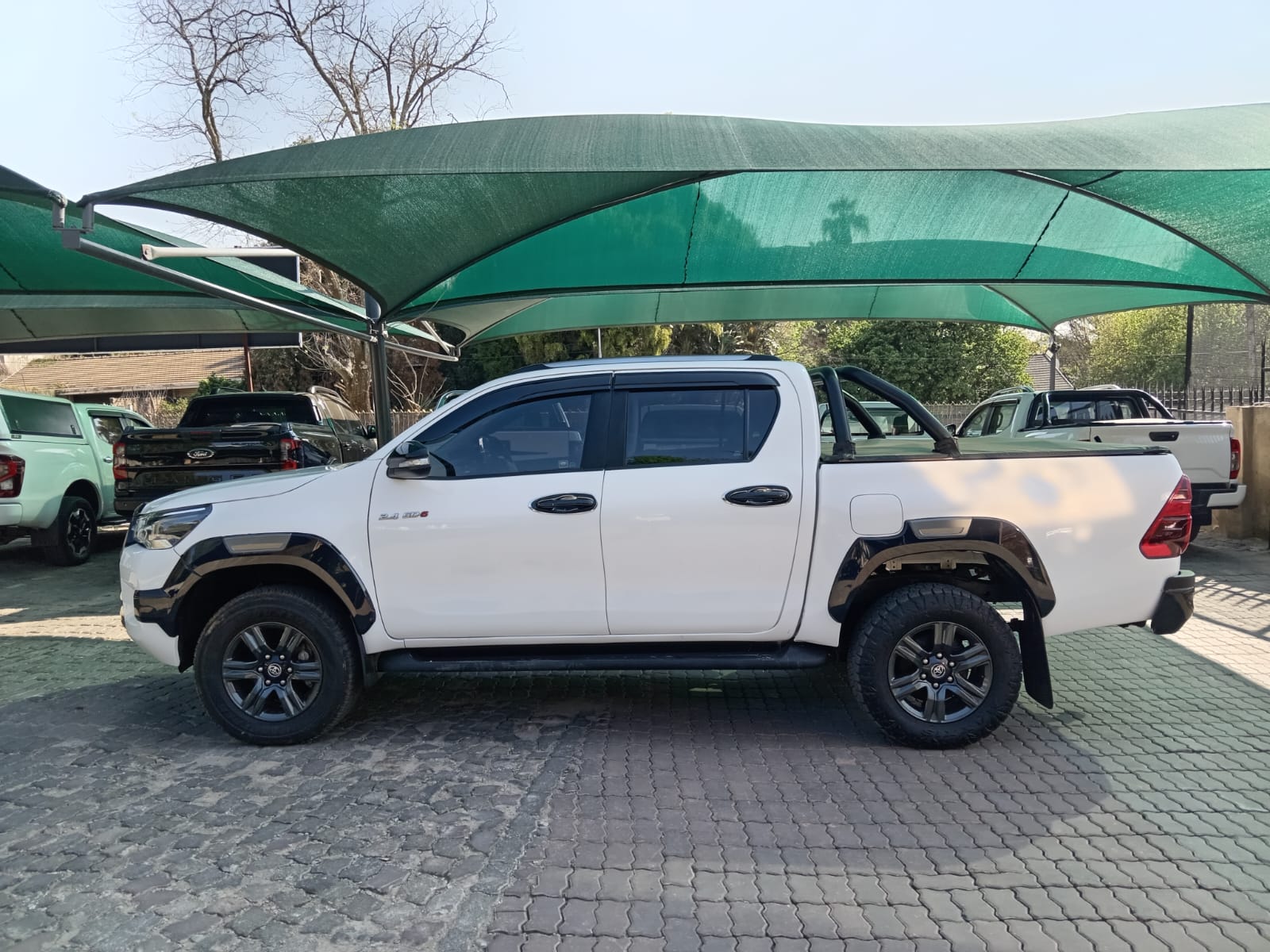 
								Toyota Hilux 2.4 GD6 Double cab 4×2. full									