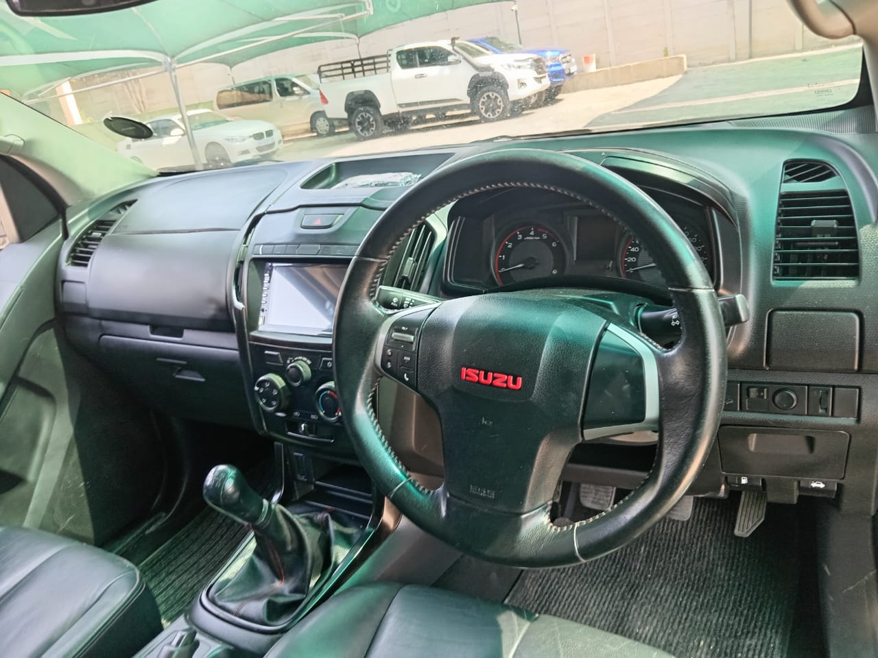 
								Isuzu KB 250 D-max X-rider double cab 4X2 full									