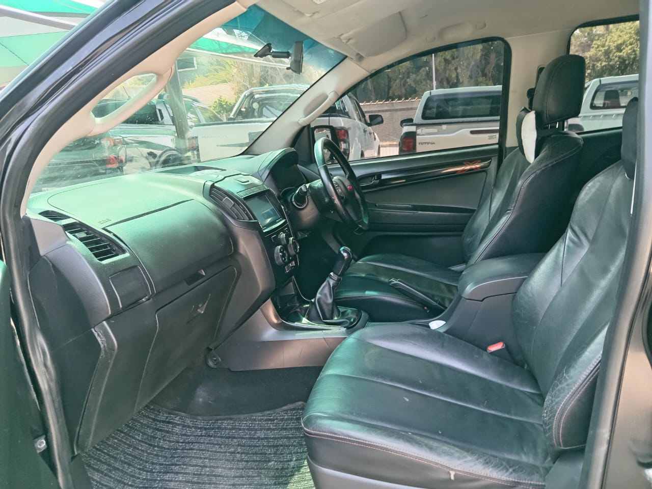 
								Isuzu KB 250 D-max X-rider double cab 4X2 full									