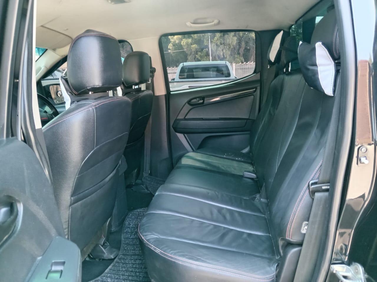 
								Isuzu KB 250 D-max X-rider double cab 4X2 full									