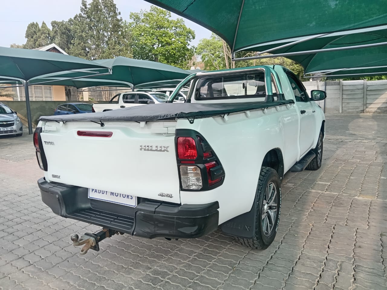 
								Toyota Hilux 2.4GD6 single cab 4X4. full									