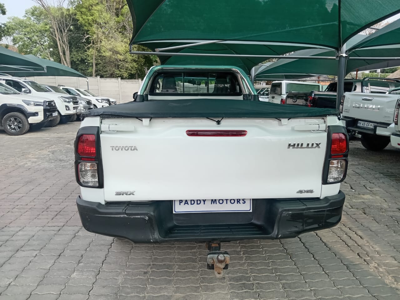 
								Toyota Hilux 2.4GD6 single cab 4X4. full									