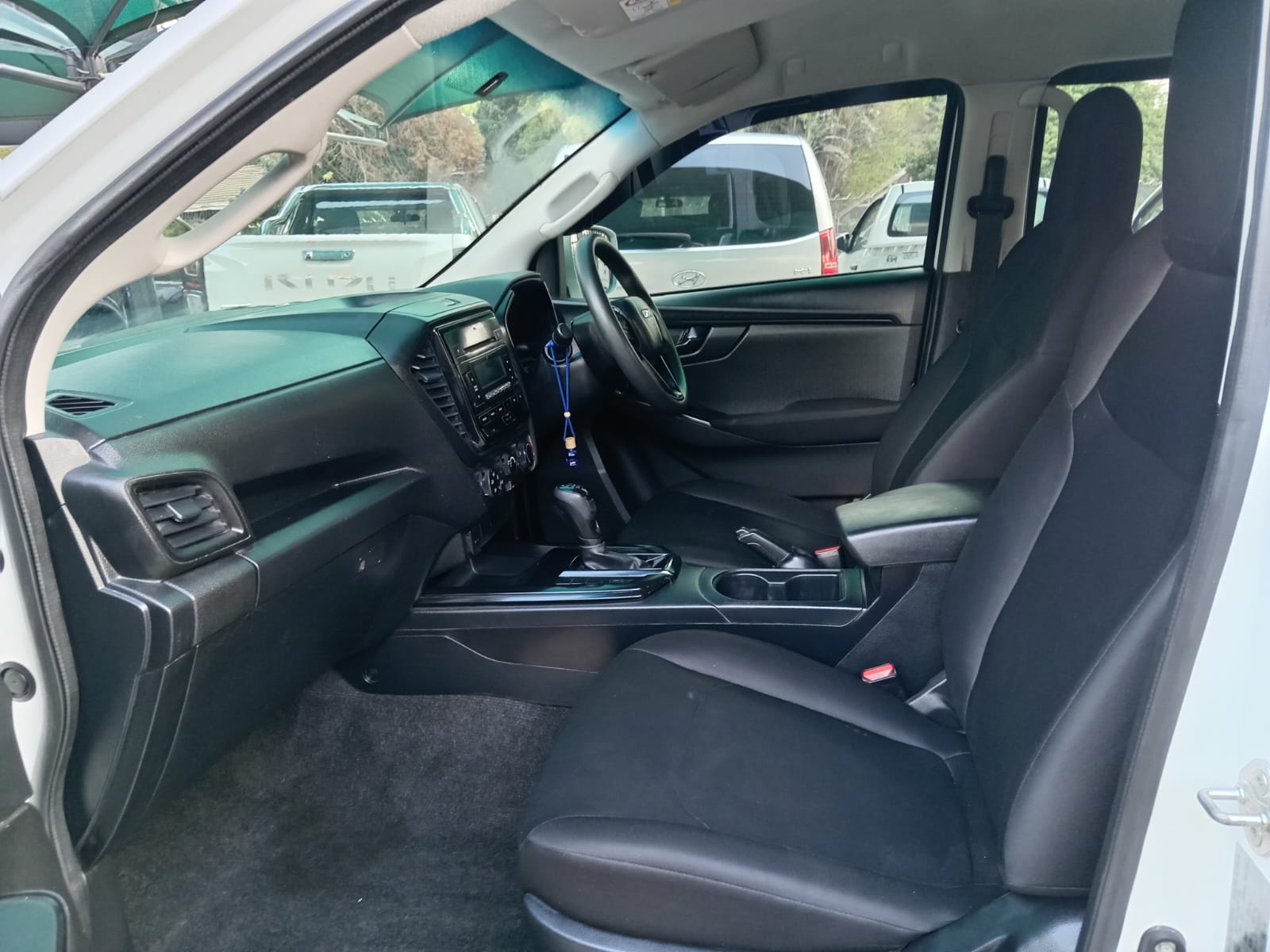 
								Isuzu D-max 1.9 Double cab LS 4X2 full									