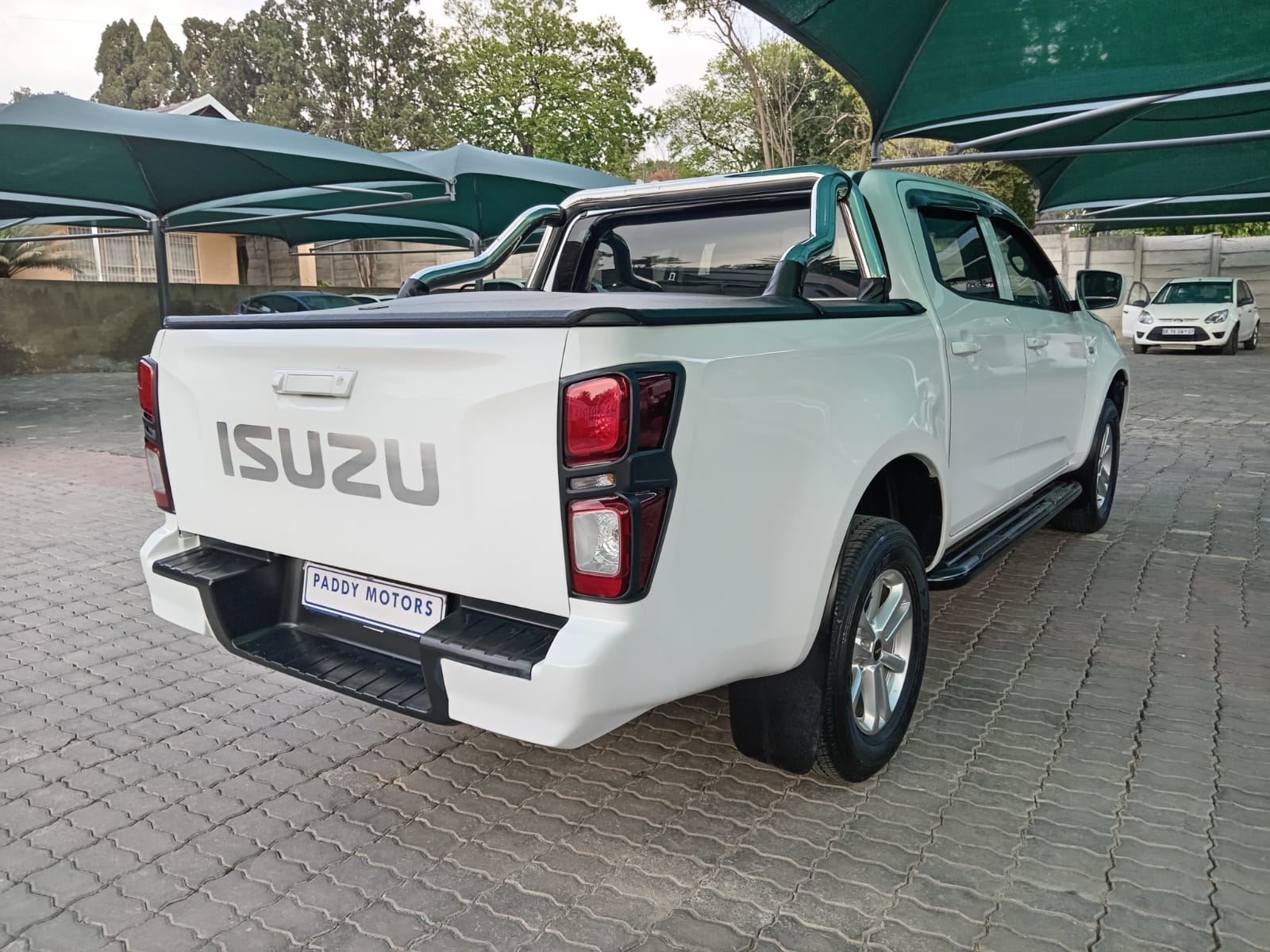 
								Isuzu D-max 1.9 Double cab LS 4X2 full									