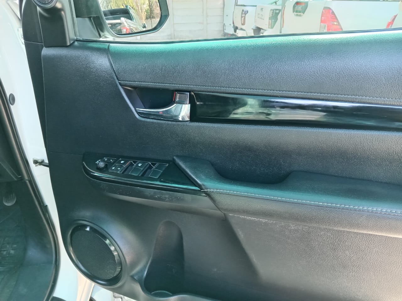 
								Toyota Hilux 2.8 GD6 Double cab 4×4 full									