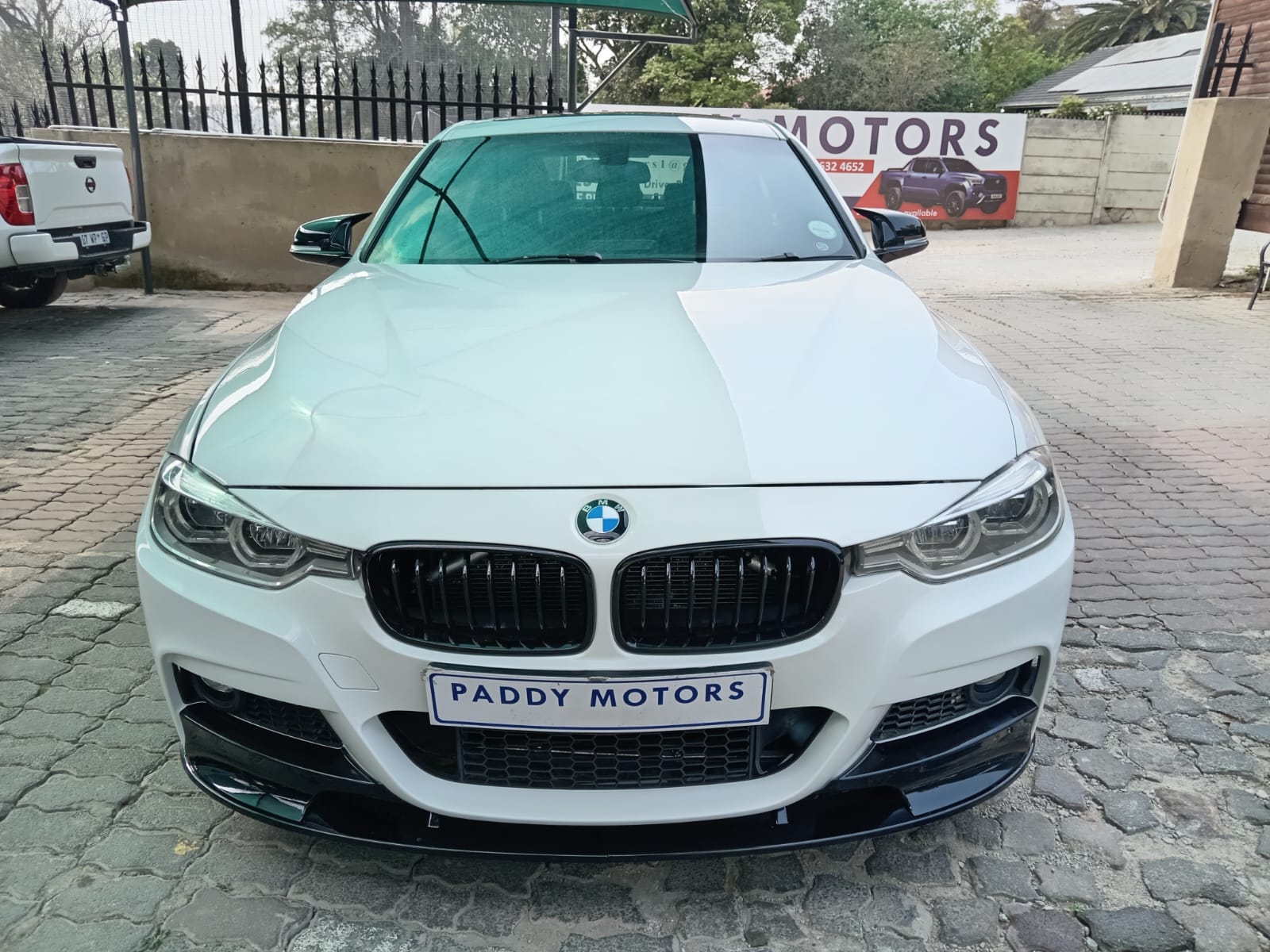 
								BMW 3Series 320d M-sport Sedan full									