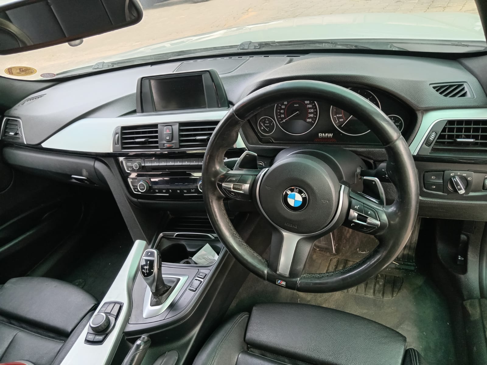 
								BMW 3Series 320d M-sport Sedan full									
