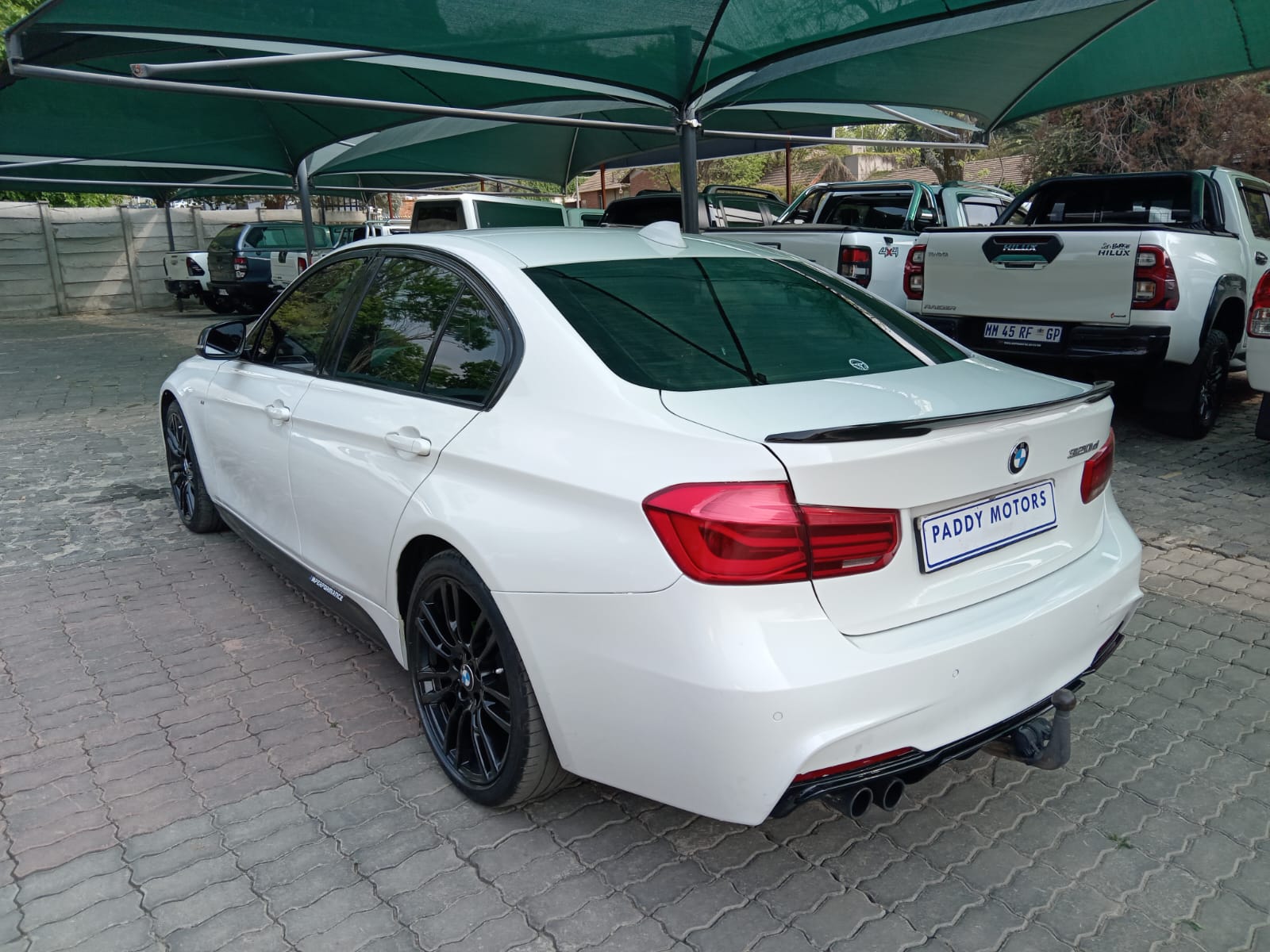 
								BMW 3Series 320d M-sport Sedan full									