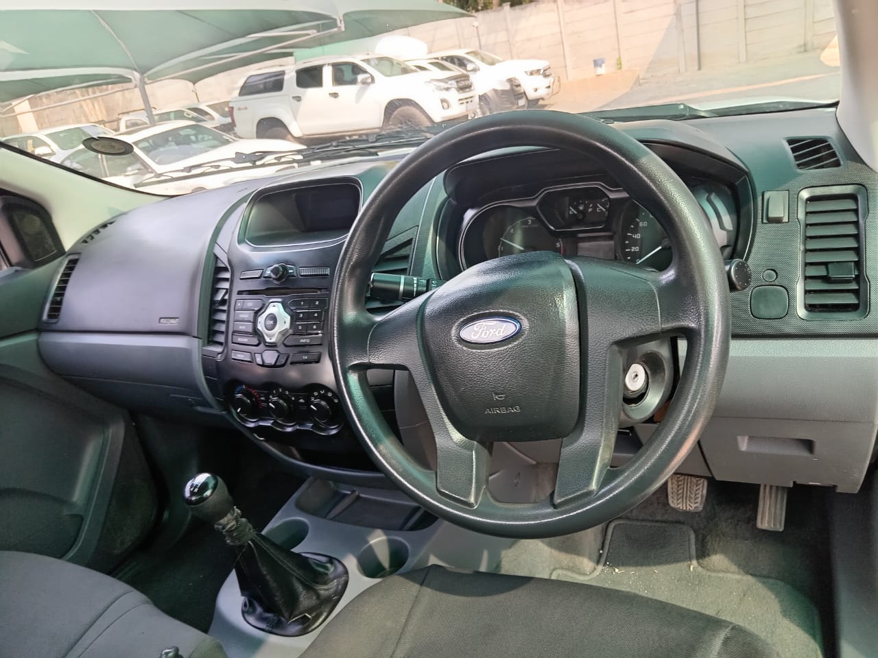 
								Isuzu KB250 Single cab 4×2. full									