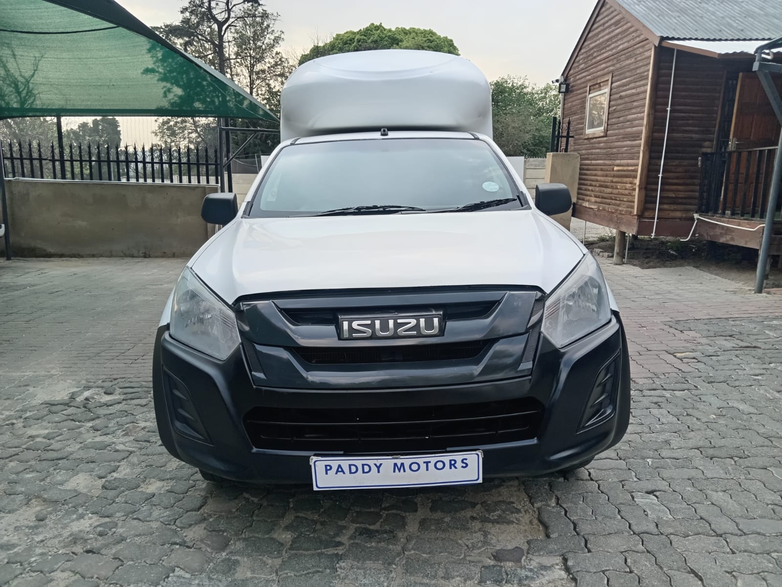 
								Isuzu KB250 Single cab 4×2. full									