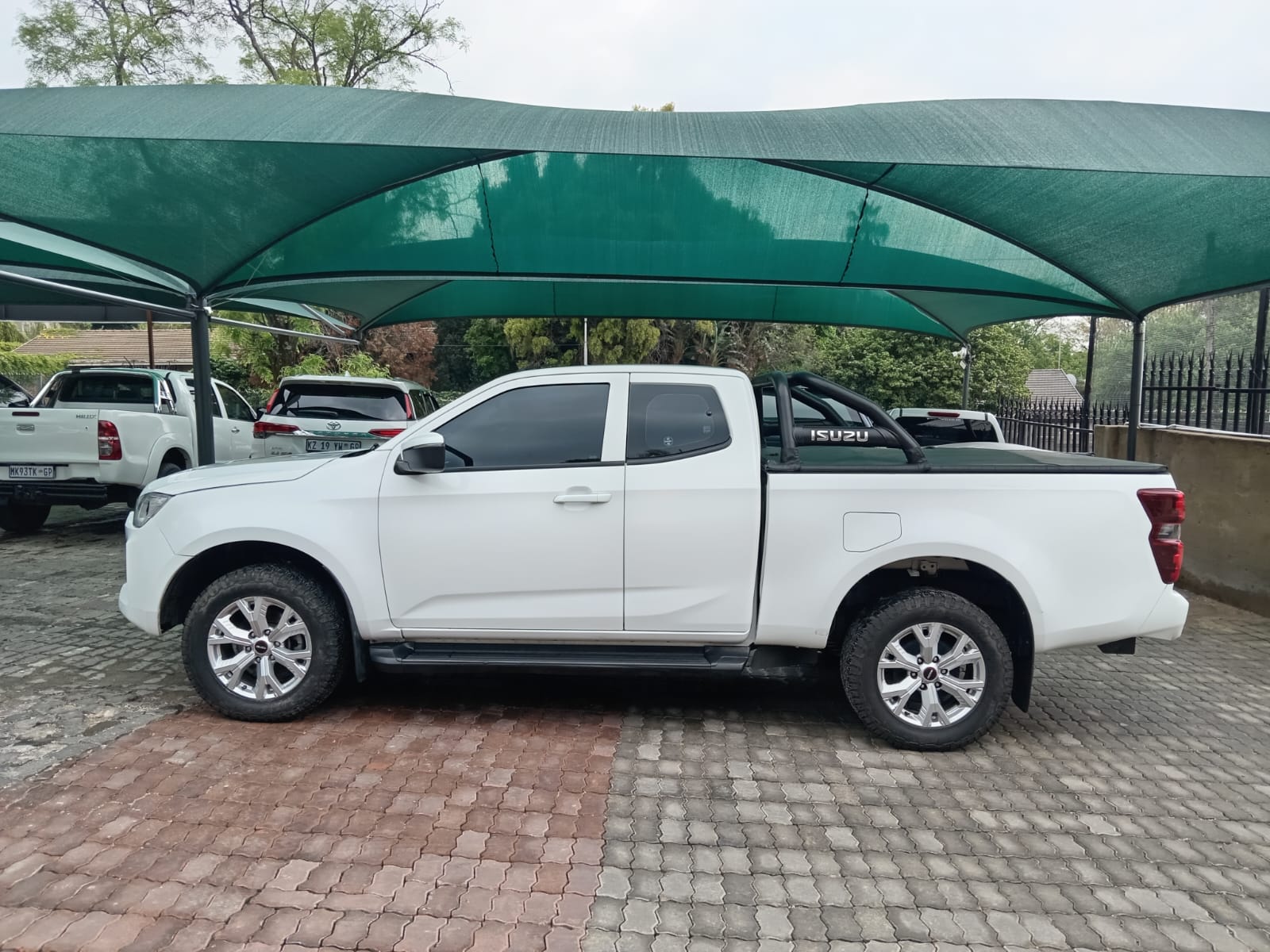 
								Isuzu D-max 1.9 DDI HR LS Double cab full									