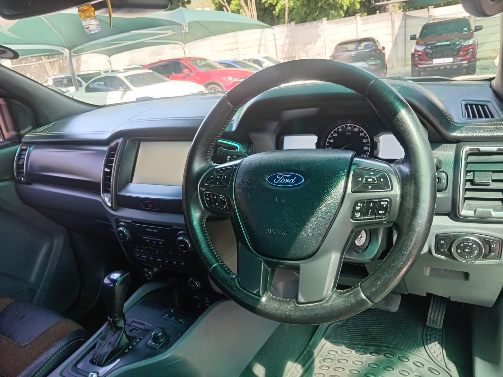 
								Ford ranger 3.2 TDCI double cab wild Trak 4×4 full									