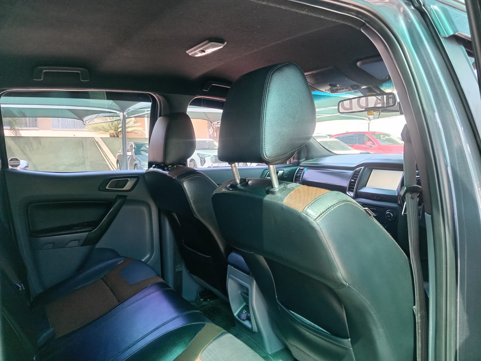 
								Ford ranger 3.2 TDCI double cab wild Trak 4×4 full									