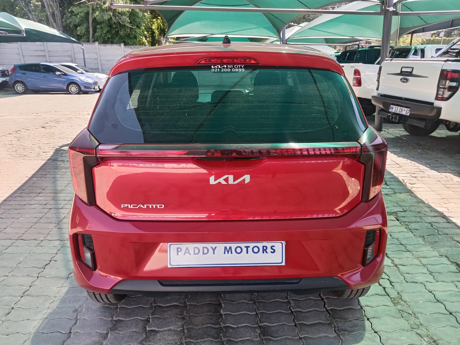 
								Kia Picanto 1.0 hatchback full									