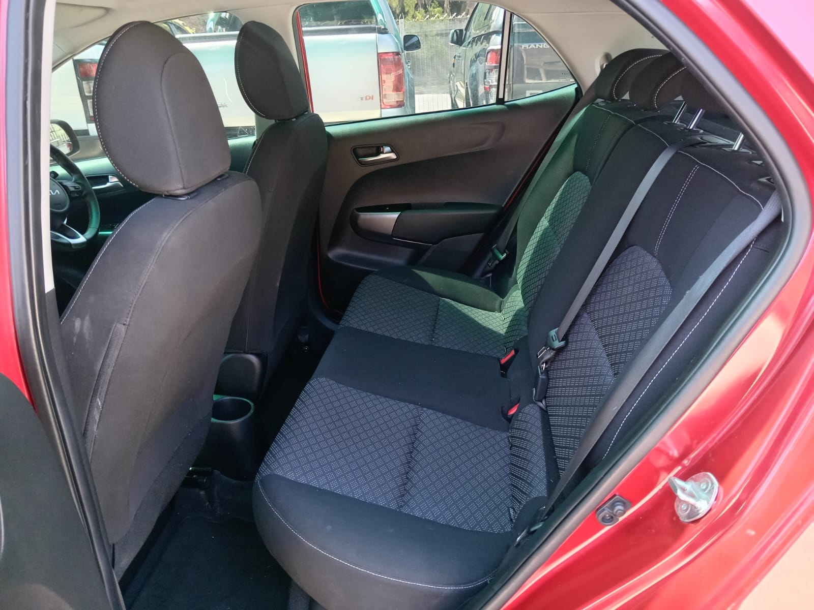 
								Kia Picanto 1.0 hatchback full									