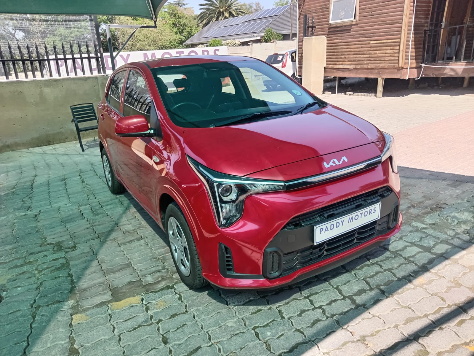 
								Kia Picanto 1.0 hatchback full									
