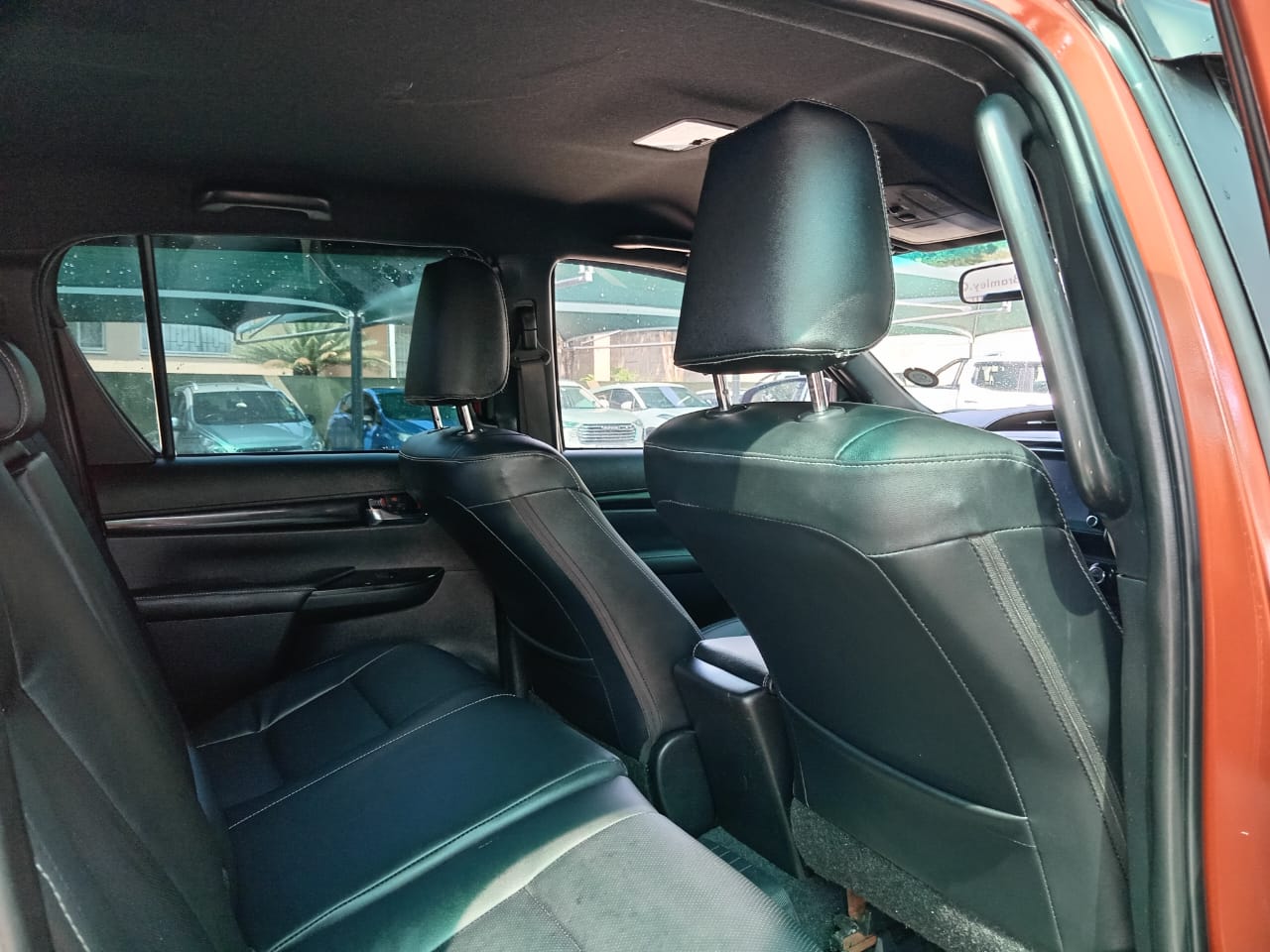 
								Toyota Hilux 2.8 GD6 Double cab 4×2. full									