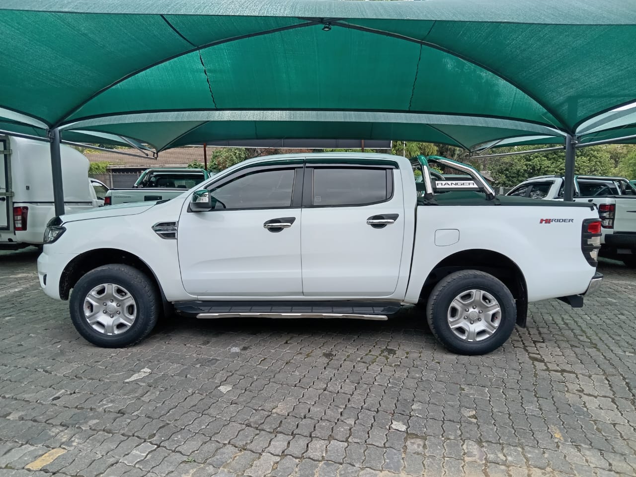 
								Ford Ranger 2.2 XL Double cab 4X4 full									