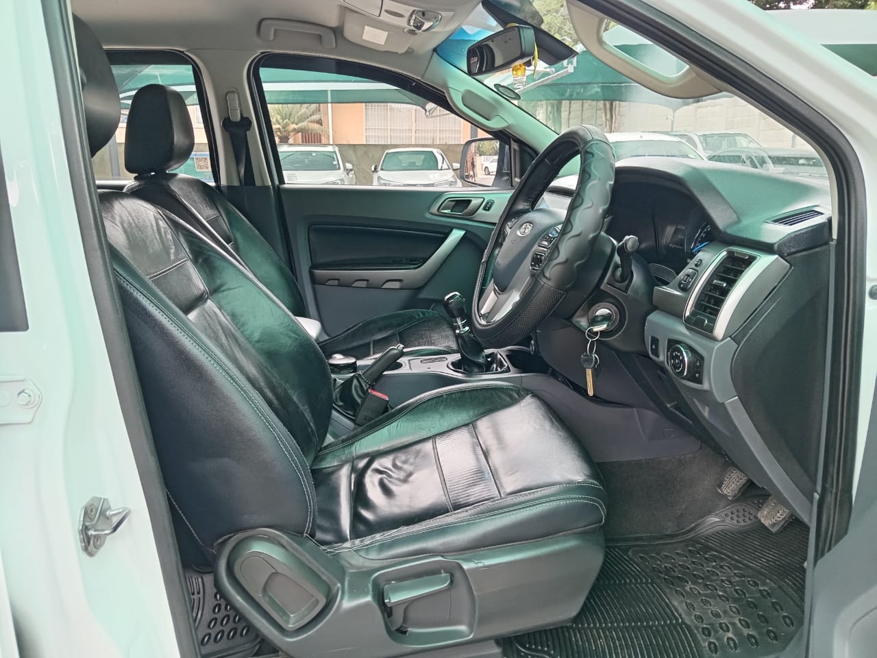 
								Ford Ranger 2.2 XL Double cab 4X4 full									