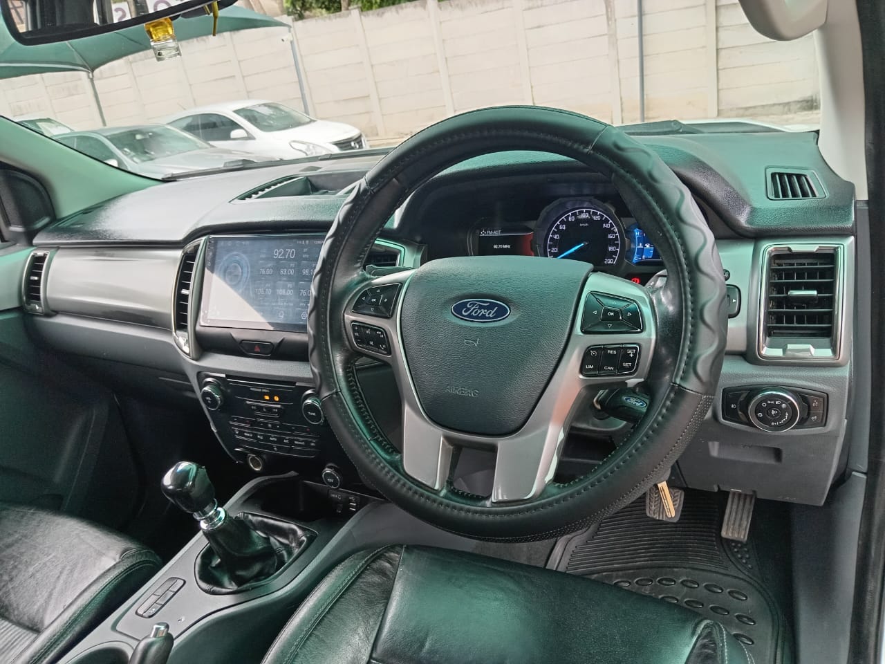 
								Ford Ranger 2.2 XL Double cab 4X4 full									