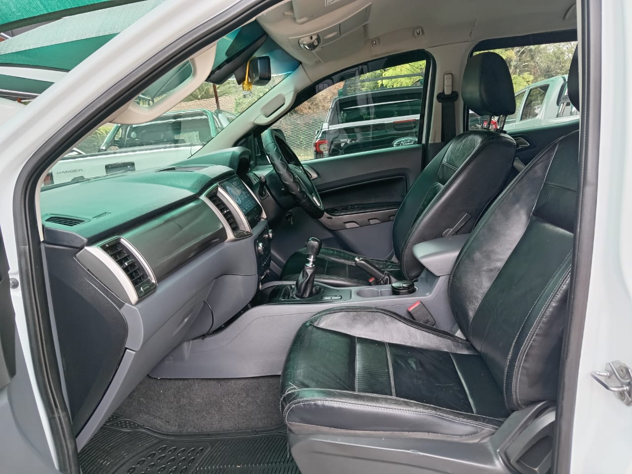 
								Ford Ranger 2.2 XL Double cab 4X4 full									