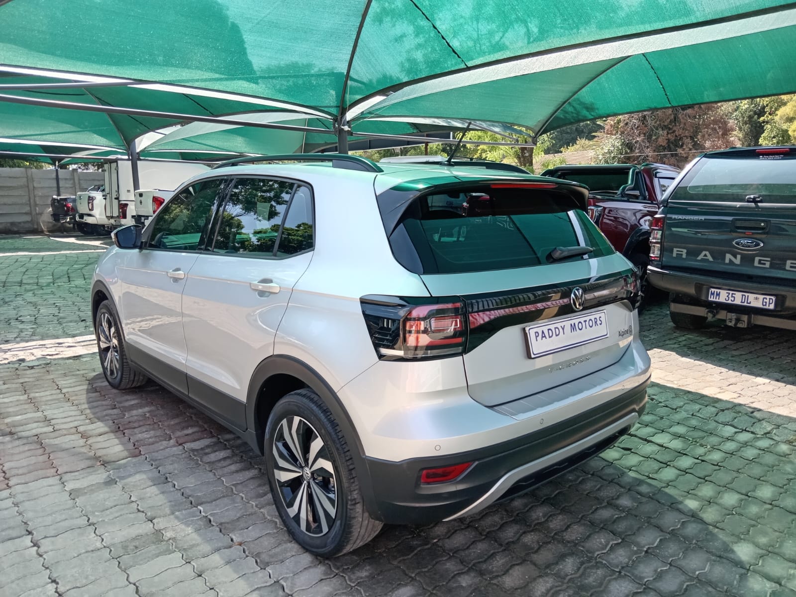 
								Volkswagen T-Cross 1.0 full									