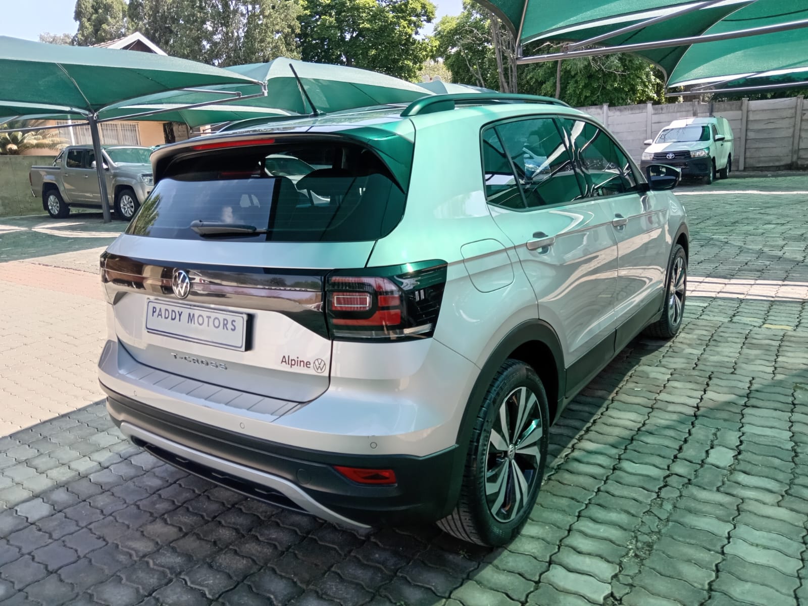 
								Volkswagen T-Cross 1.0 full									