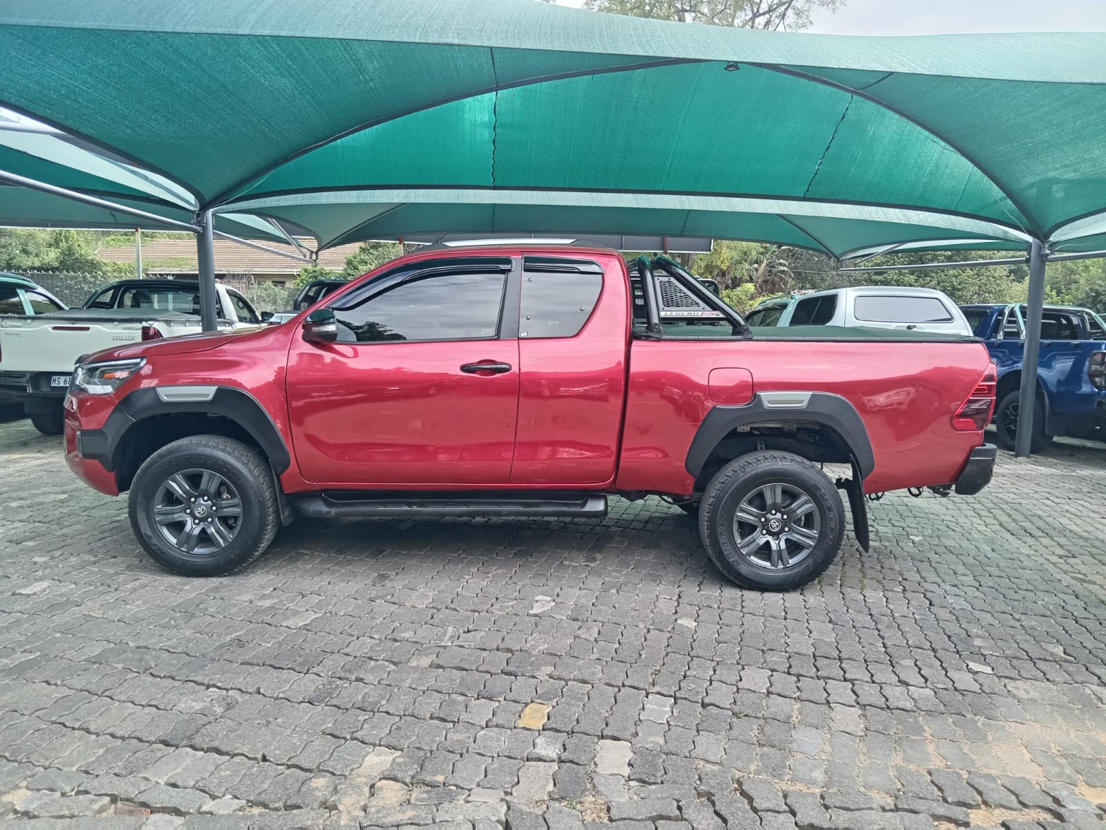 
								2021 Toyota Hilux 2.4GD-6 Xtra Cab Raider full									
