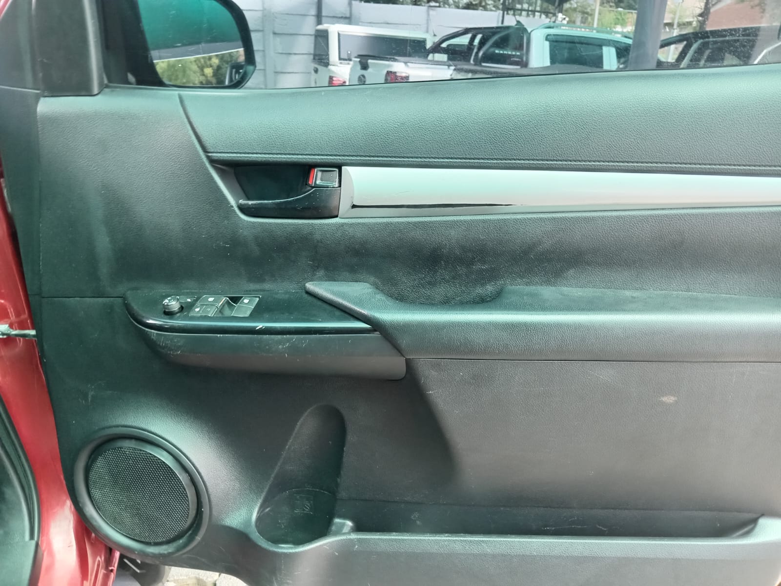 
								2021 Toyota Hilux 2.4GD-6 Xtra Cab Raider full									