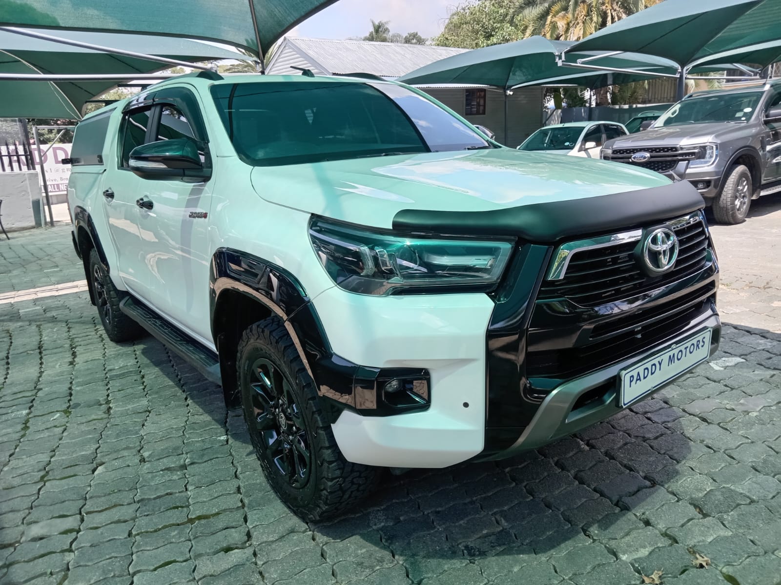 
								2024 Toyota Hilux 2.4GD-6 Double Cab 4×4 Raider Auto full									