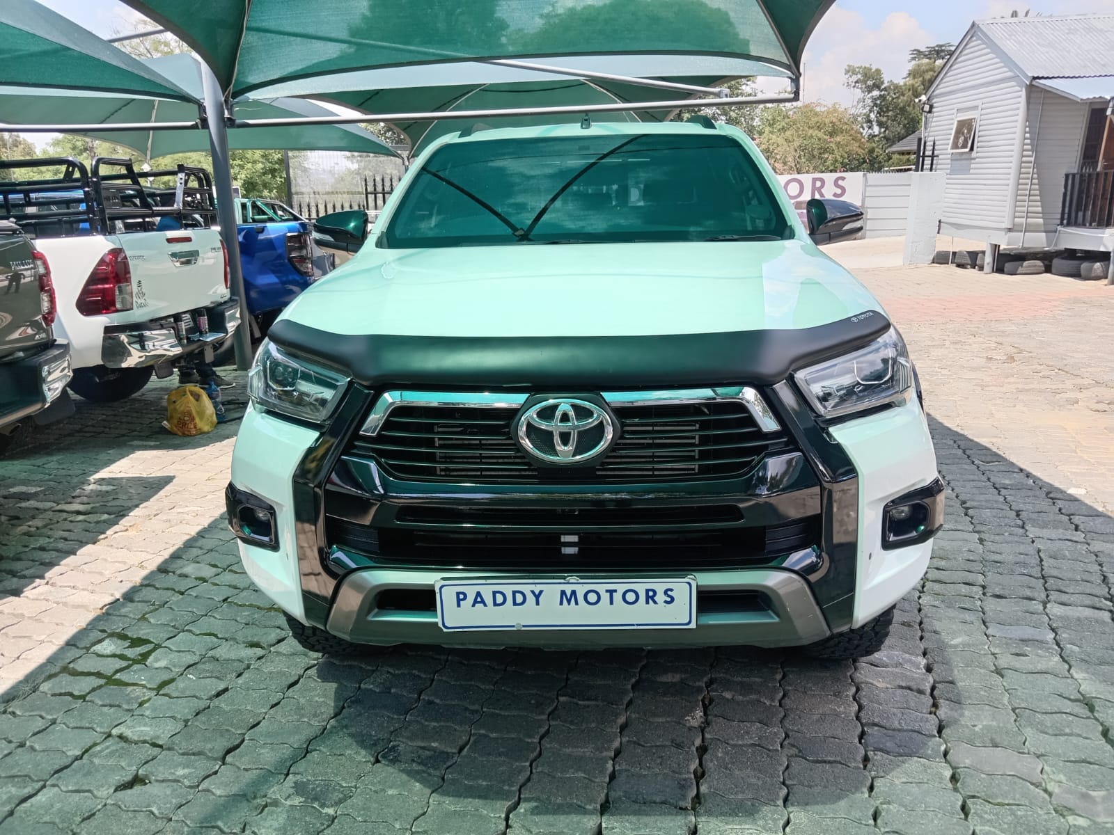 
								2024 Toyota Hilux 2.4GD-6 Double Cab 4×4 Raider Auto full									