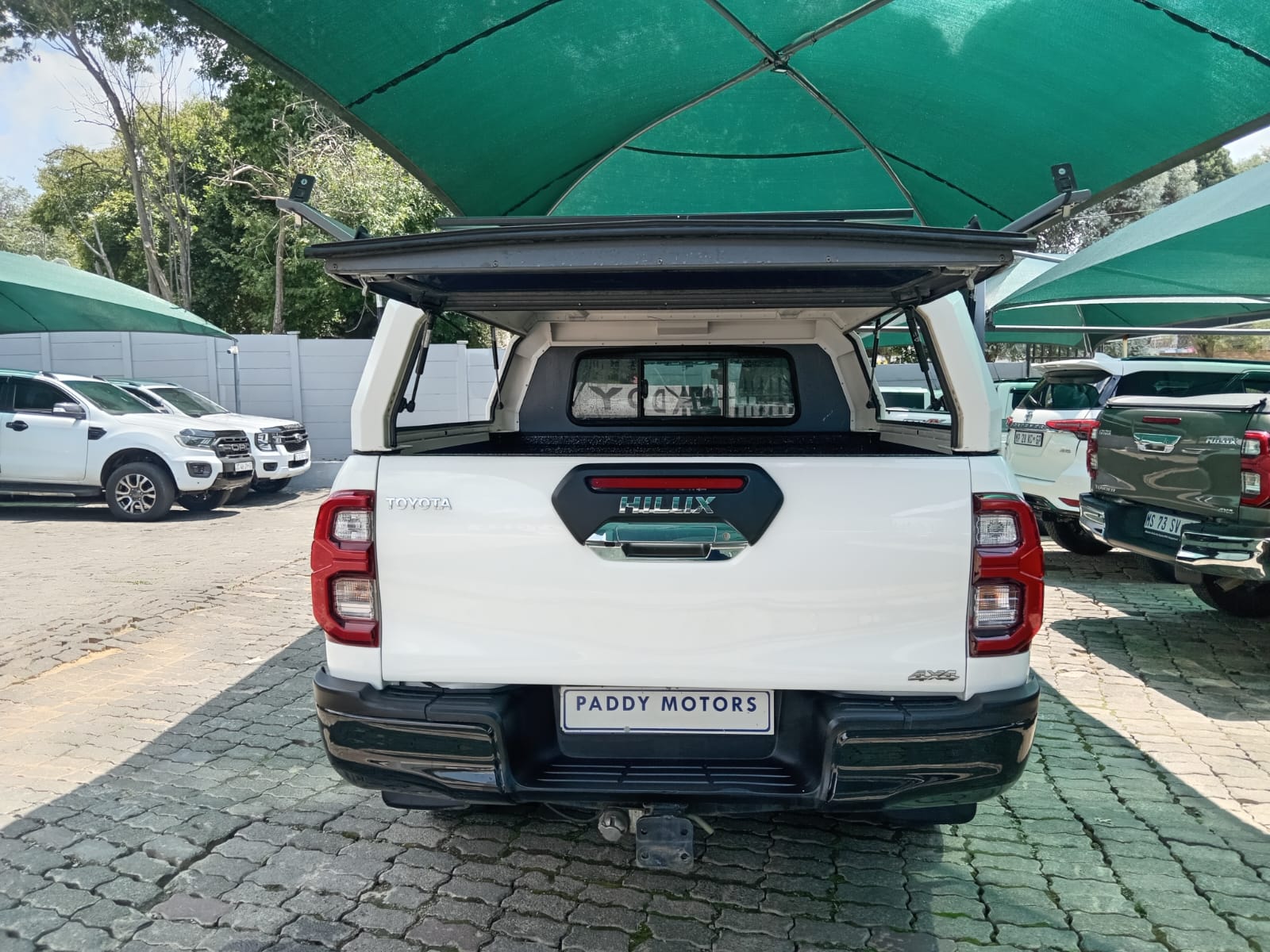 
								2024 Toyota Hilux 2.4GD-6 Double Cab 4×4 Raider Auto full									