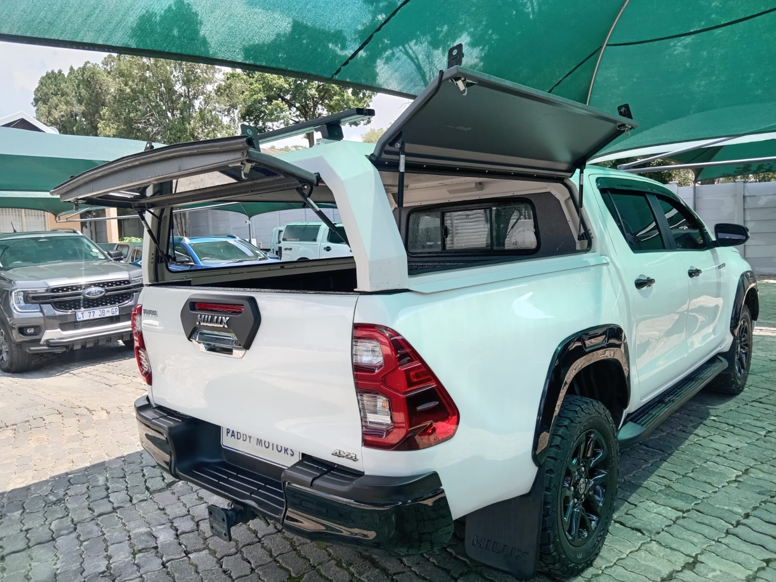 
								2024 Toyota Hilux 2.4GD-6 Double Cab 4×4 Raider Auto full									