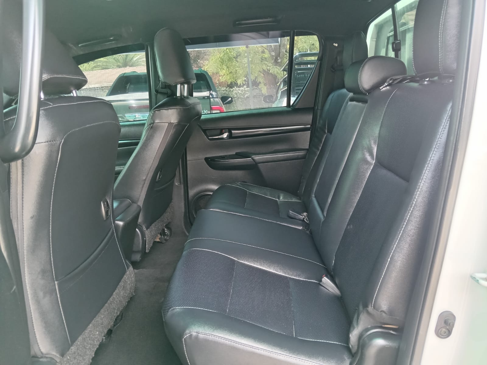 
								2024 Toyota Hilux 2.4GD-6 Double Cab 4×4 Raider Auto full									
