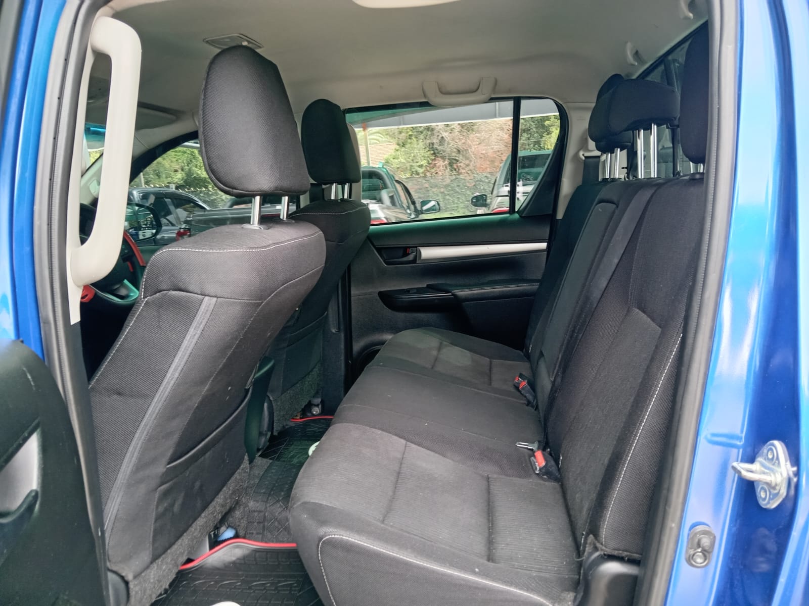 
								2024 Toyota Hilux 2.4GD-6 Double Cab 4×4 Raider Auto full									