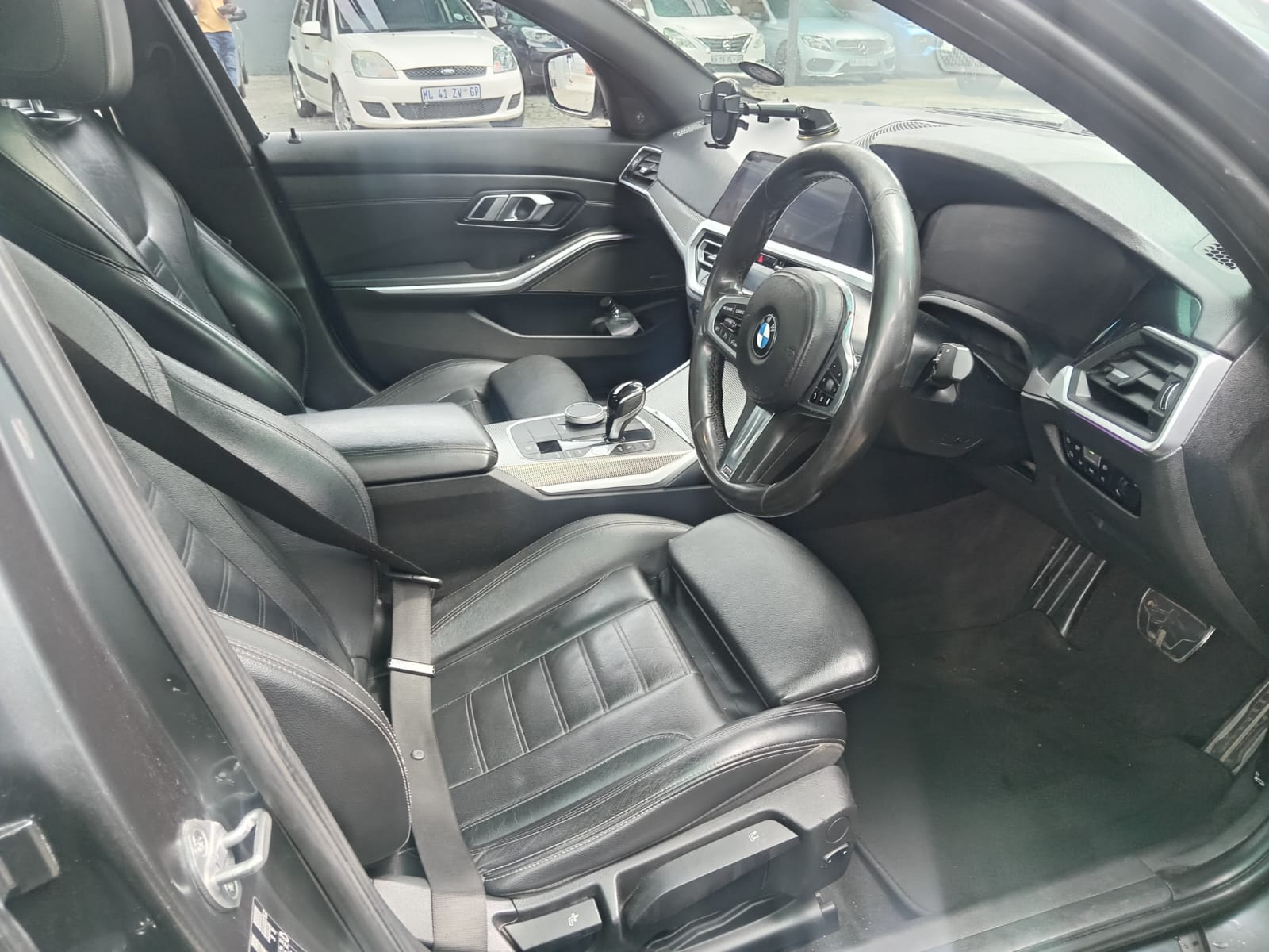 
								2019 BMW 3 Series 320i Sport Line Launch Edition full									