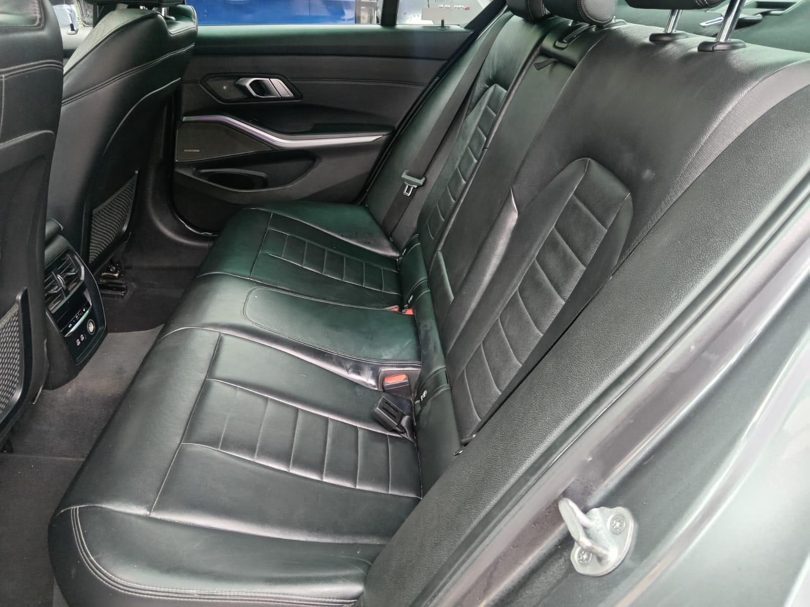 
								2019 BMW 3 Series 320i Sport Line Launch Edition full									