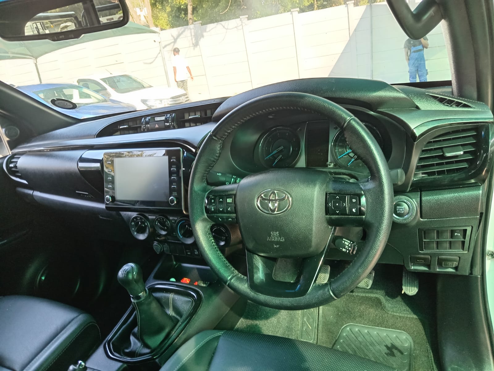 
								2022 Toyota Hilux 2.8GD6 legend Extra cab 4X4 full									