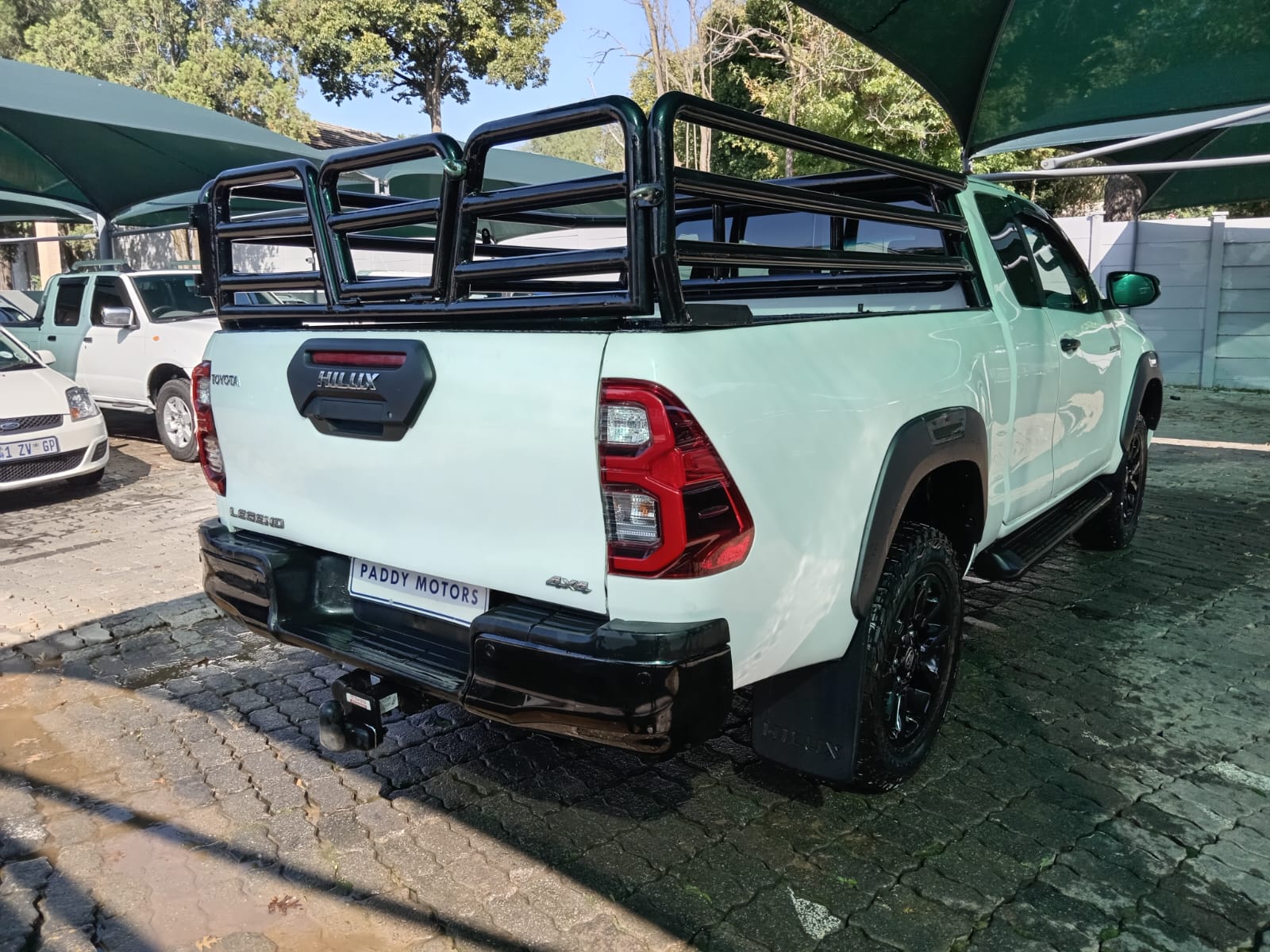 
								2022 Toyota Hilux 2.8GD6 legend Extra cab 4X4 full									
